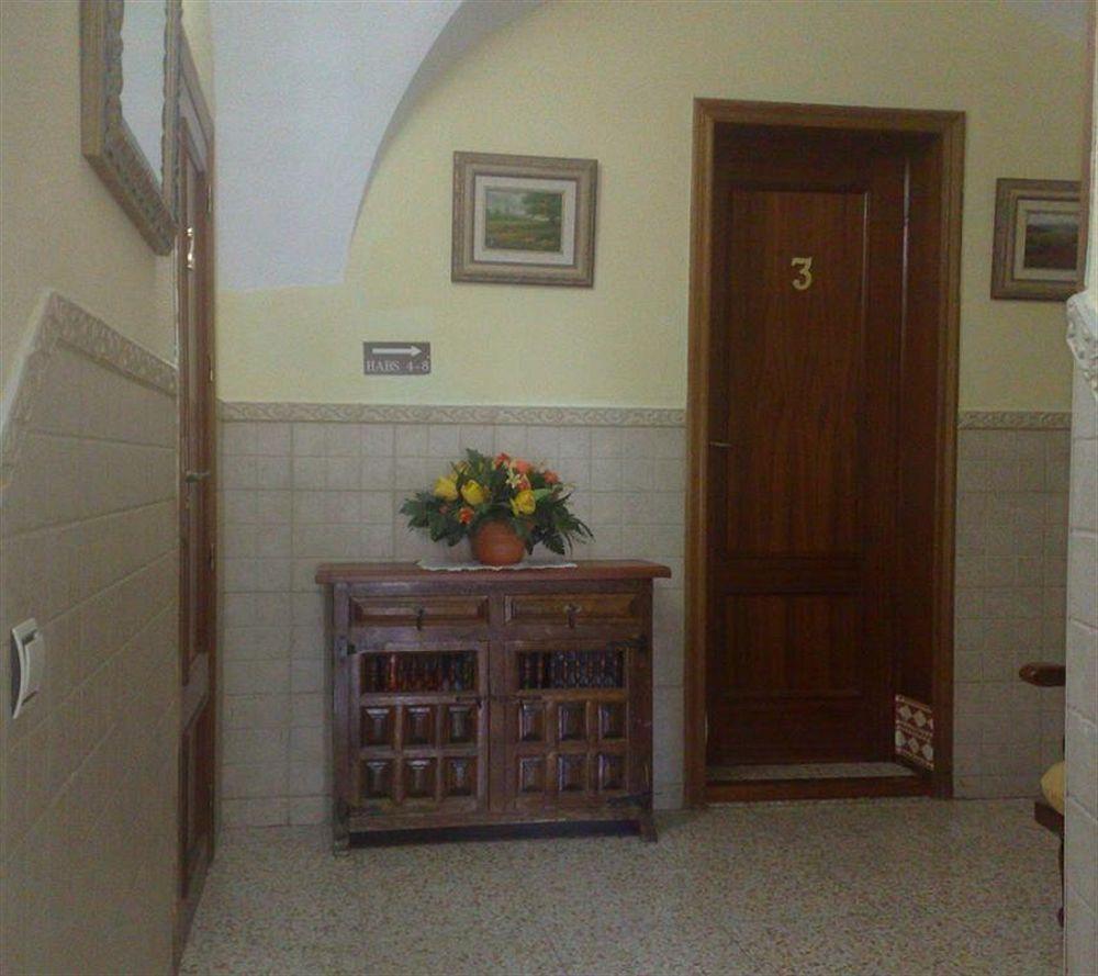 Pension El Cesar Caces Εξωτερικό φωτογραφία